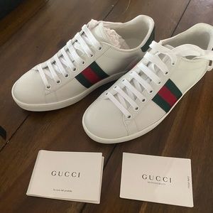 Brand new, never worn Gucci sneakers!
